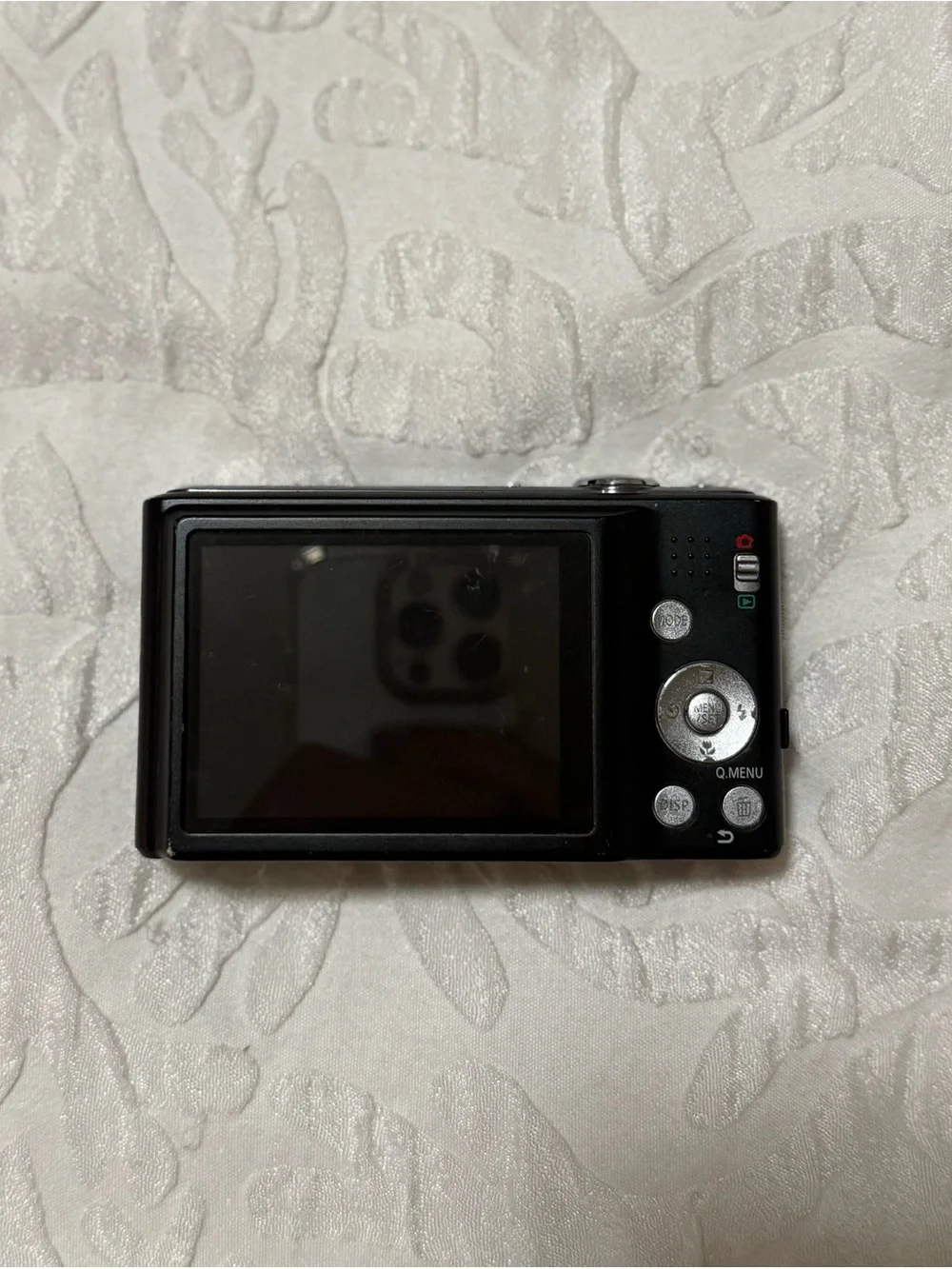 Panasonic Lumix Dmc-Fh25 16.1 Mp Digital Camera with Leica 8x Optical Zoom